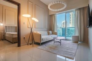 Stylish high floor apartment with Burj View
