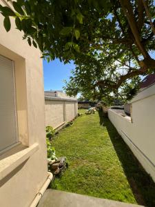 Maisons de vacances La Maison - Ambleteuse - Vue sur Mer et Jardin : photos des chambres