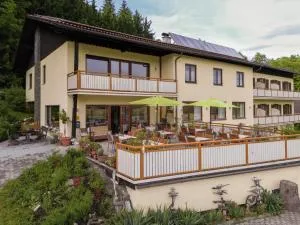 特雷森霍夫旅馆 - 雷丹尼茨恩