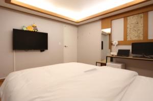 신림 유호텔 Seoul Sillim U Hotel - 고양이와 보드게임이 있는 힐링 숙소