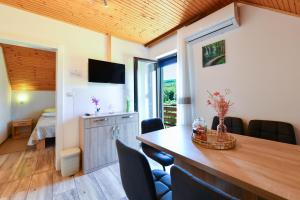 Apartment & Rooms Luketic 