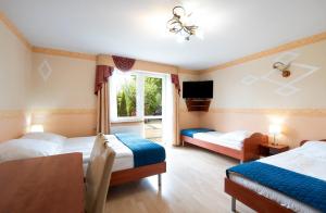 VILLA DORA - CENTRUM, PODGRZEWANY BASEN 5m x 10m, Plac zabaw, Parking