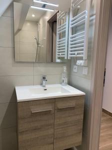 Appartements Cocoon Clair de Lune sous les combles PARKING GRATUIT : photos des chambres