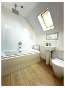Dream Weaver 2 Bedroomed cottage on The Bay, Filey with on-site gym and swimming pool