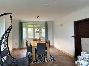 Slieve Gallion, Rural Retreat with Lough Erne View