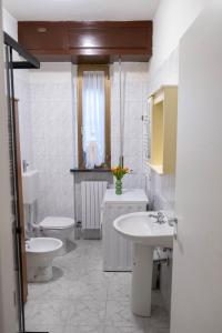 HUMANITAS-FORUM, Casa Accogliente con Parcheggi Gratis