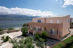 Apartments Mely - 拉扎纳茨