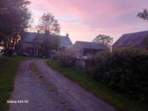 B&B / Chambres d'hotes Les Chaumes Violettes-Chambres & Table d'hotes a la campagne, Berry : Chambre Double - Vue sur Jardin