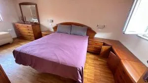 Casa Candela - A Igrexa