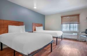 Double Room with Two Double Beds - Non-Smoking room in WoodSpring Suites Dayton South