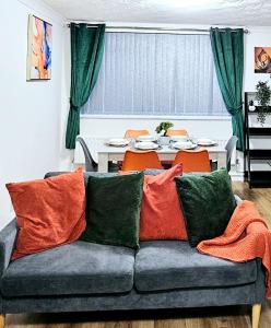 LushStay Telford - Families, Contractors & Group of Friends, long term stay