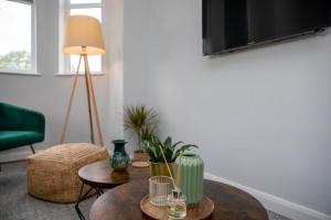 Modern Apartment Free Parking Double Bed Suite 5