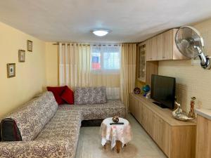 Sofias Seaview Villa Near Airport And Beach