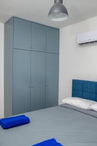 Olympia Flat 104