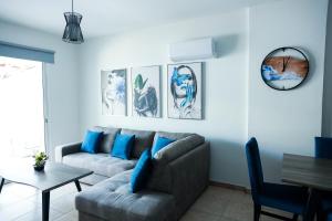 Olympia Flat 104