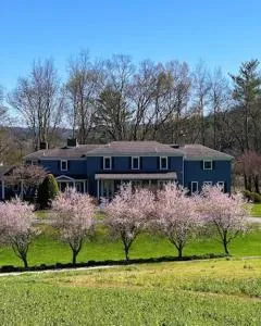 37 Oak Ridge House - Short Run