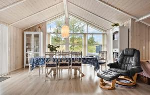 3 Bedroom Nice Home In Bording