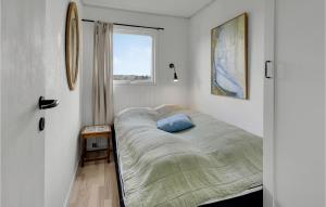 3 Bedroom Cozy Home In Farsø