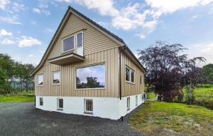 Amazing Home In Vikebygd With Wifi