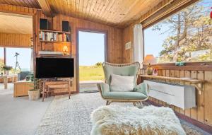 Lovely Home In Hundested With Wifi