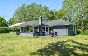 Stunning Home In Tarm With Kitchen - Tarm