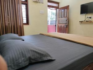 Dhruv guest house