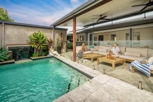 Pet Friendly House Opposite Bokarina Beach