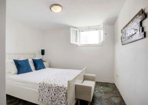 Ballos for 4 in Exomvourgo