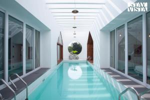 StayVista at Reflection by The Woods - Breakfast Included - Luxury Villa