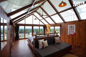 StayVista at Reflection by The Woods - Breakfast Included - Luxury Villa