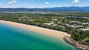 Swim-out Tropical Haven at Temple Resort