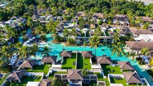 Swim-out Tropical Haven at Temple Resort