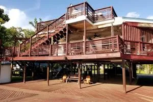 Louisiana Bundicks Lake House Country King Bed - Oakdale