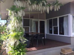 Number10 Mid Century Holiday House