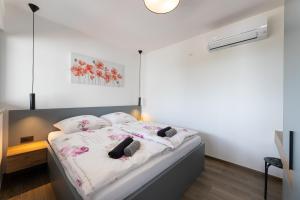 Fig by Villa Bright Bliss