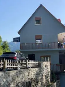 Guesthouse Kroni I Micanit - Gjelaj