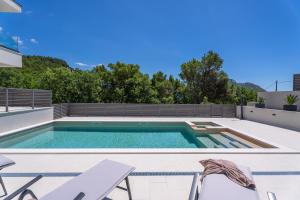 Hillside Villa Paradise with Heated pool, Gym, Fun zone