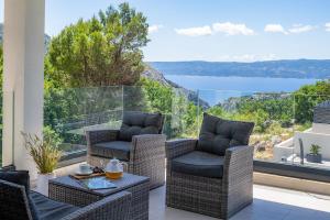 Hillside Villa Paradise with Heated pool, Gym, Fun zone