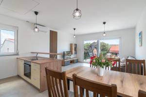 CROWONDER Apartaments Mia 