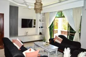 Roma Stays - Sunset Paradise Shanzu Exquisite Apartment with Swimming Pool - Shanzu