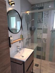 Maisons de vacances Chambre d hote la riviere 45m2 jardin et piscine : photos des chambres