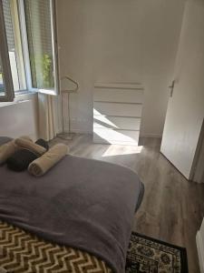 Maisons de vacances Beautiful F2 apartment 5 stops by train from Paris : photos des chambres
