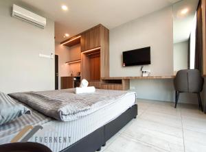 Suites Homestay by Evernent
