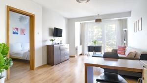 Wojska Polskiego, Sun & Snow