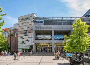 Galaxy Apartement Lift Parking
