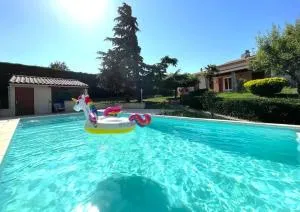 Villa avec piscine et vue somptueuse - Sauzet