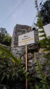 Whoopers Hostel Jibhi