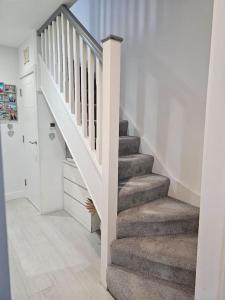 Two bedroom house with free parking and garden