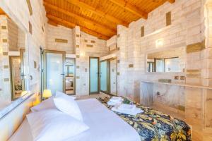 Pacos Resort Luxury Villa 17