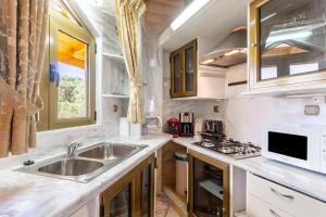 Pacos Resort Luxury Villa 18